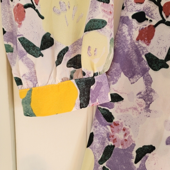 Floral short dress with long sleeves - Picture 3 of 11